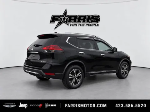 More photos of 2018 Nissan Rogue SL at Farris Jeep - Morristown, TN