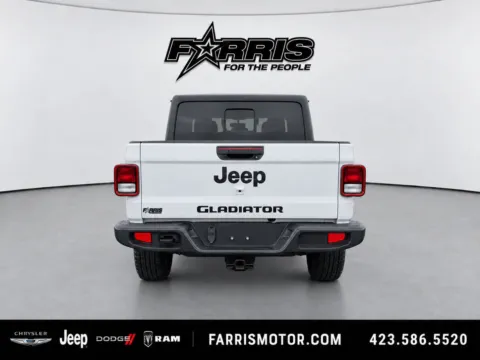 More photos of 2022 Jeep Gladiator Willys at Farris Jeep - Morristown, TN