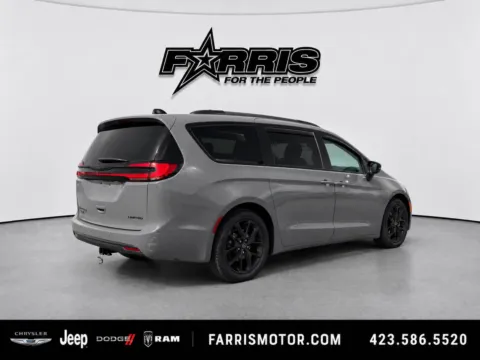 More photos of 2023 Chrysler Pacifica Limited at Farris Jeep - Morristown, TN
