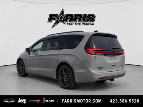 Another view of 2023 Chrysler Pacifica Limited for sale in Morristown, TN at Farris Jeep - Morristown
