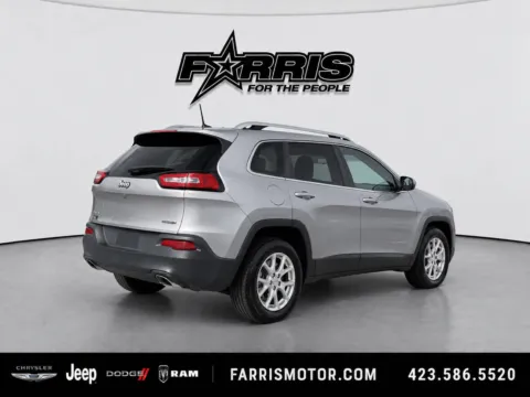 More photos of 2017 Jeep Cherokee Latitude at Farris Jeep - Morristown, TN