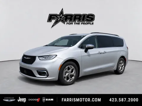 Silver 2023 Chrysler Pacifica Limited for sale in Morristown, TN