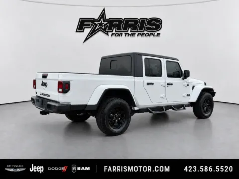 More photos of 2022 Jeep Gladiator Willys at Farris Jeep - Morristown, TN