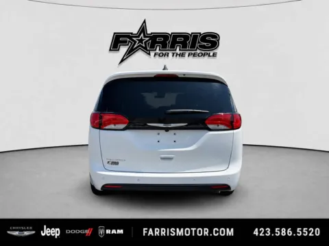 More photos of 2027 Chrysler Pacifica LX at Farris Jeep - Morristown, TN