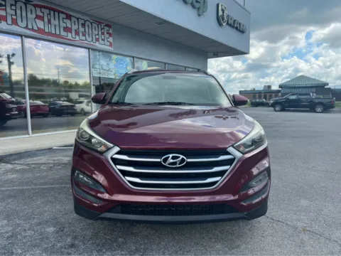 Photos of 2017 Hyundai Tucson SE for sale in Morristown, TN at Farris Jeep - Morristown