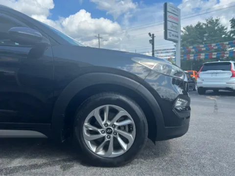 More photos of 2017 Hyundai Tucson SE at Farris Jeep - Morristown, TN