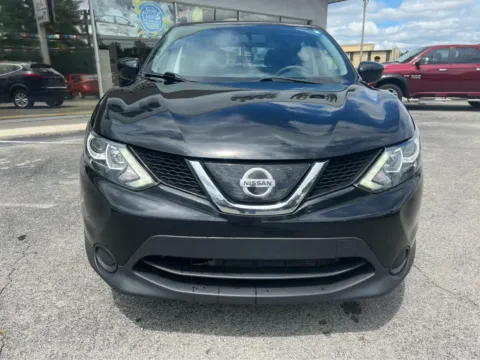 Photos of 2018 Nissan Rogue Sport S for sale in Morristown, TN at Farris Jeep - Morristown