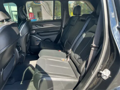 Another view of 2022 Jeep Grand Cherokee Overland for sale in Morristown, TN at Farris Jeep - Morristown