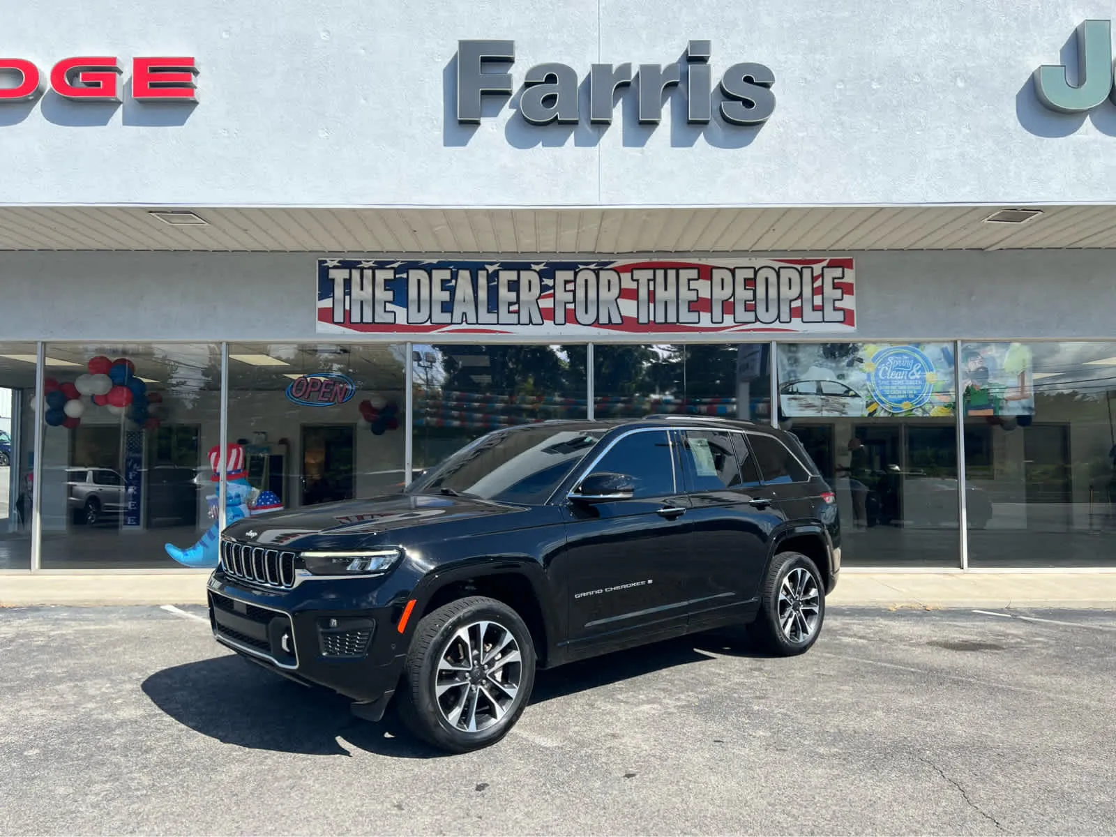 Black 2022 Jeep Grand Cherokee Overland for sale in Morristown, TN