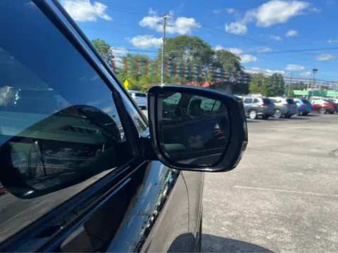 More photos of 2022 Jeep Grand Cherokee Overland at Farris Jeep - Morristown, TN