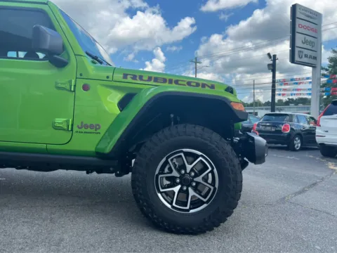 More photos of 2025 Jeep Gladiator Rubicon at Farris Jeep - Morristown, TN