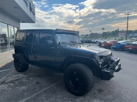 More photos of 2017 Jeep Wrangler Unlimited Rubicon at Farris Jeep - Morristown, TN