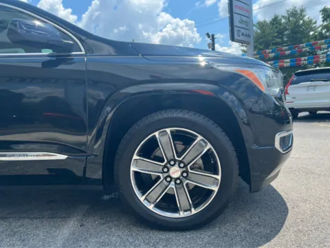 More photos of 2019 GMC Acadia Denali at Farris Jeep - Morristown, TN