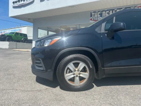 Photos of 2020 Chevrolet Trax LS for sale in Morristown, TN at Farris Jeep - Morristown