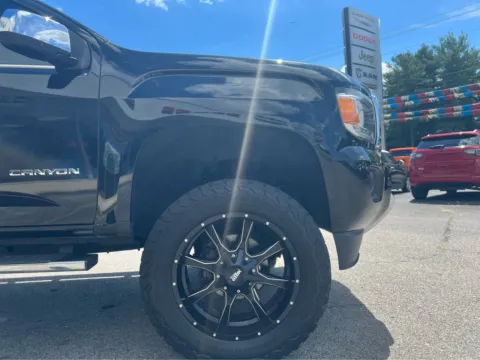 More photos of 2016 GMC Canyon 4WD SLT at Farris Jeep - Morristown, TN