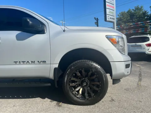 More photos of 2020 Nissan Titan SV at Farris Jeep - Morristown, TN