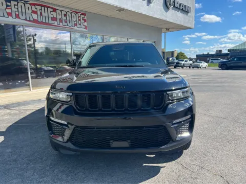 Photos of 2025 Jeep Grand Cherokee Limited for sale in Morristown, TN at Farris Jeep - Morristown