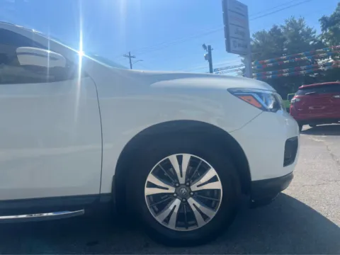 More photos of 2017 Nissan Pathfinder SL at Farris Jeep - Morristown, TN