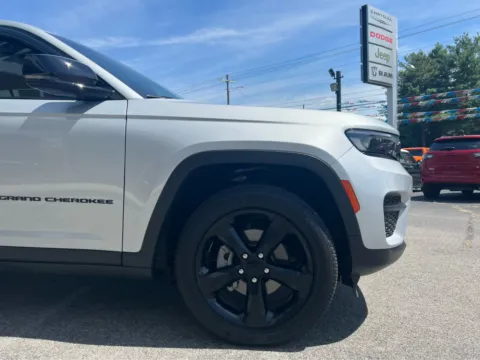 More photos of 2024 Jeep Grand Cherokee Altitude X at Farris Jeep - Morristown, TN
