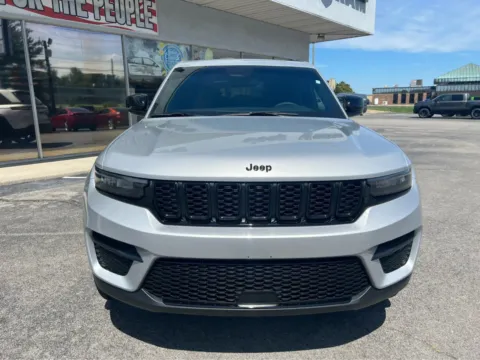 Photos of 2024 Jeep Grand Cherokee Altitude X for sale in Morristown, TN at Farris Jeep - Morristown