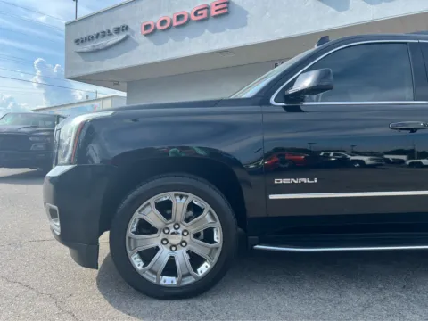 Photos of 2019 GMC Yukon Denali for sale in Morristown, TN at Farris Jeep - Morristown