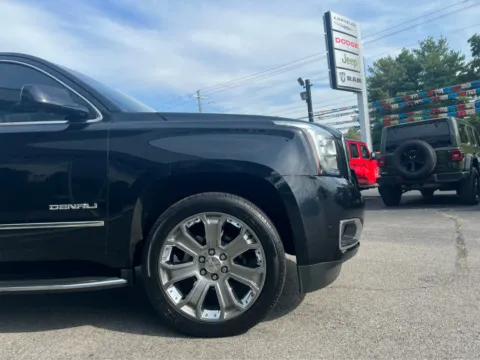 More photos of 2019 GMC Yukon Denali at Farris Jeep - Morristown, TN