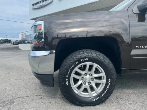 Photos of 2018 Chevrolet Silverado 1500 LT for sale in Morristown, TN at Farris Jeep - Morristown