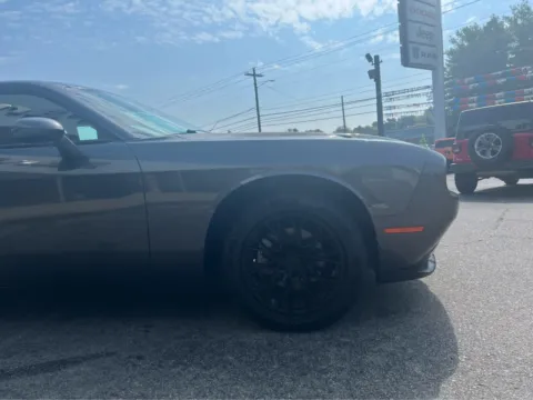 More photos of 2022 Dodge Challenger SXT at Farris Jeep - Morristown, TN