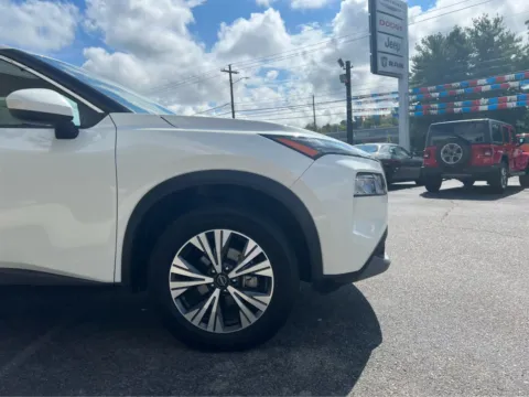 More photos of 2023 Nissan Rogue SV at Farris Jeep - Morristown, TN