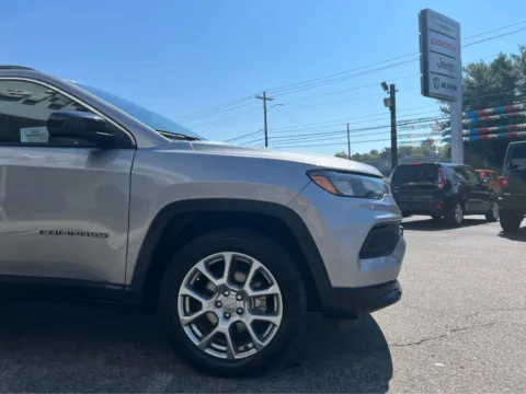 More photos of 2022 Jeep Compass Latitude Lux at Farris Jeep - Morristown, TN