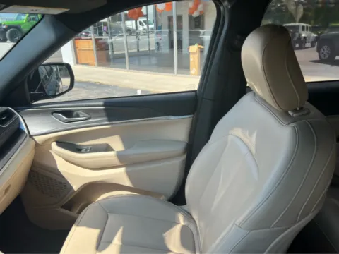 Another view of 2023 Jeep Grand Cherokee Limited for sale in Morristown, TN at Farris Jeep - Morristown