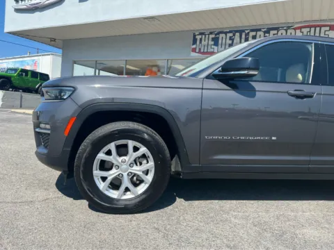 Photos of 2023 Jeep Grand Cherokee Limited for sale in Morristown, TN at Farris Jeep - Morristown