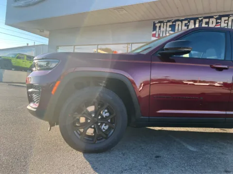 Photos of 2025 Jeep Grand Cherokee Altitude X for sale in Morristown, TN at Farris Jeep - Morristown