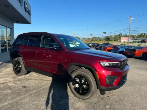 More photos of 2025 Jeep Grand Cherokee Altitude X at Farris Jeep - Morristown, TN