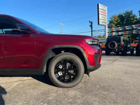 More photos of 2025 Jeep Grand Cherokee Altitude X at Farris Jeep - Morristown, TN