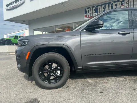 Photos of 2025 Jeep Grand Cherokee Altitude X for sale in Morristown, TN at Farris Jeep - Morristown