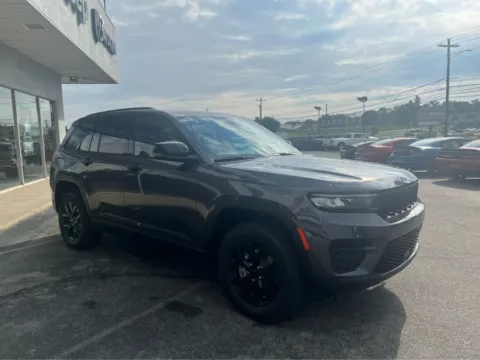More photos of 2025 Jeep Grand Cherokee Altitude X at Farris Jeep - Morristown, TN