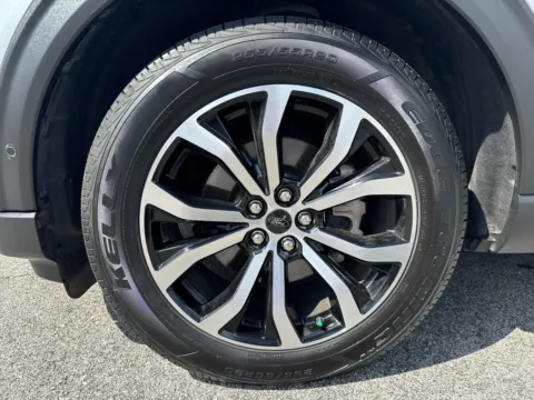 More photos of 2020 Ford Explorer ST at Farris Jeep - Morristown, TN