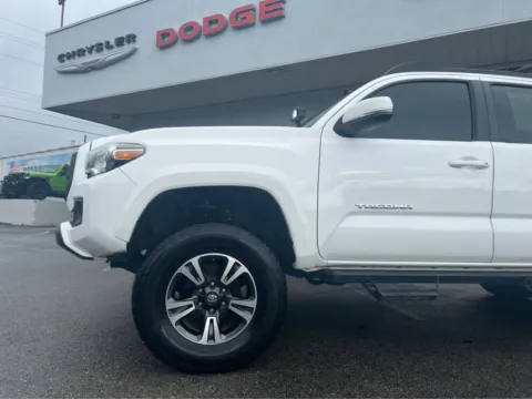 Photos of 2019 Toyota Tacoma TRD Sport for sale in Morristown, TN at Farris Jeep - Morristown