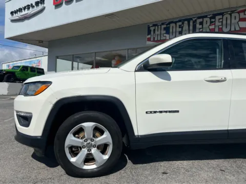 Photos of 2018 Jeep Compass Latitude for sale in Morristown, TN at Farris Jeep - Morristown