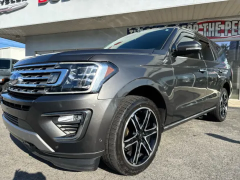 More photos of 2021 Ford Expedition Limited at Farris Jeep - Morristown, TN