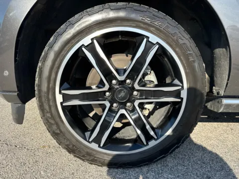 More photos of 2021 Ford Expedition Limited at Farris Jeep - Morristown, TN
