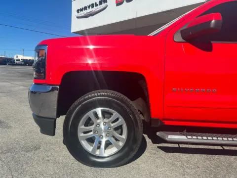 Photos of 2017 Chevrolet Silverado 1500 LT for sale in Morristown, TN at Farris Jeep - Morristown