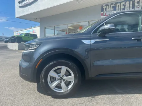 Photos of 2023 Kia Sorento LX for sale in Morristown, TN at Farris Jeep - Morristown