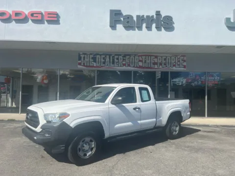 White 2017 Toyota Tacoma SR for sale in Morristown, TN