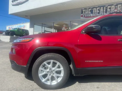 Photos of 2017 Jeep Cherokee Sport for sale in Morristown, TN at Farris Jeep - Morristown