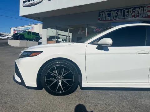 Photos of 2022 Toyota Camry SE for sale in Morristown, TN at Farris Jeep - Morristown