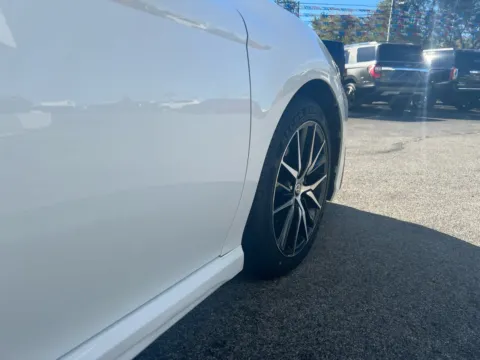 More photos of 2022 Toyota Camry SE at Farris Jeep - Morristown, TN