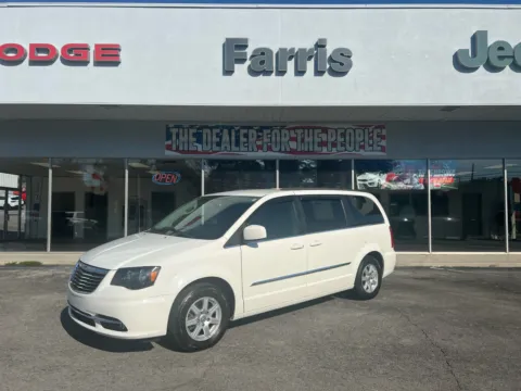 White 2011 Chrysler Town & Country Touring for sale in Morristown, TN