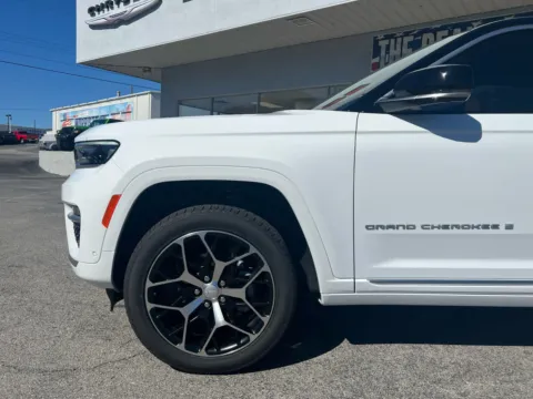 Photos of 2025 Jeep Grand Cherokee Summit Reserve for sale in Morristown, TN at Farris Jeep - Morristown